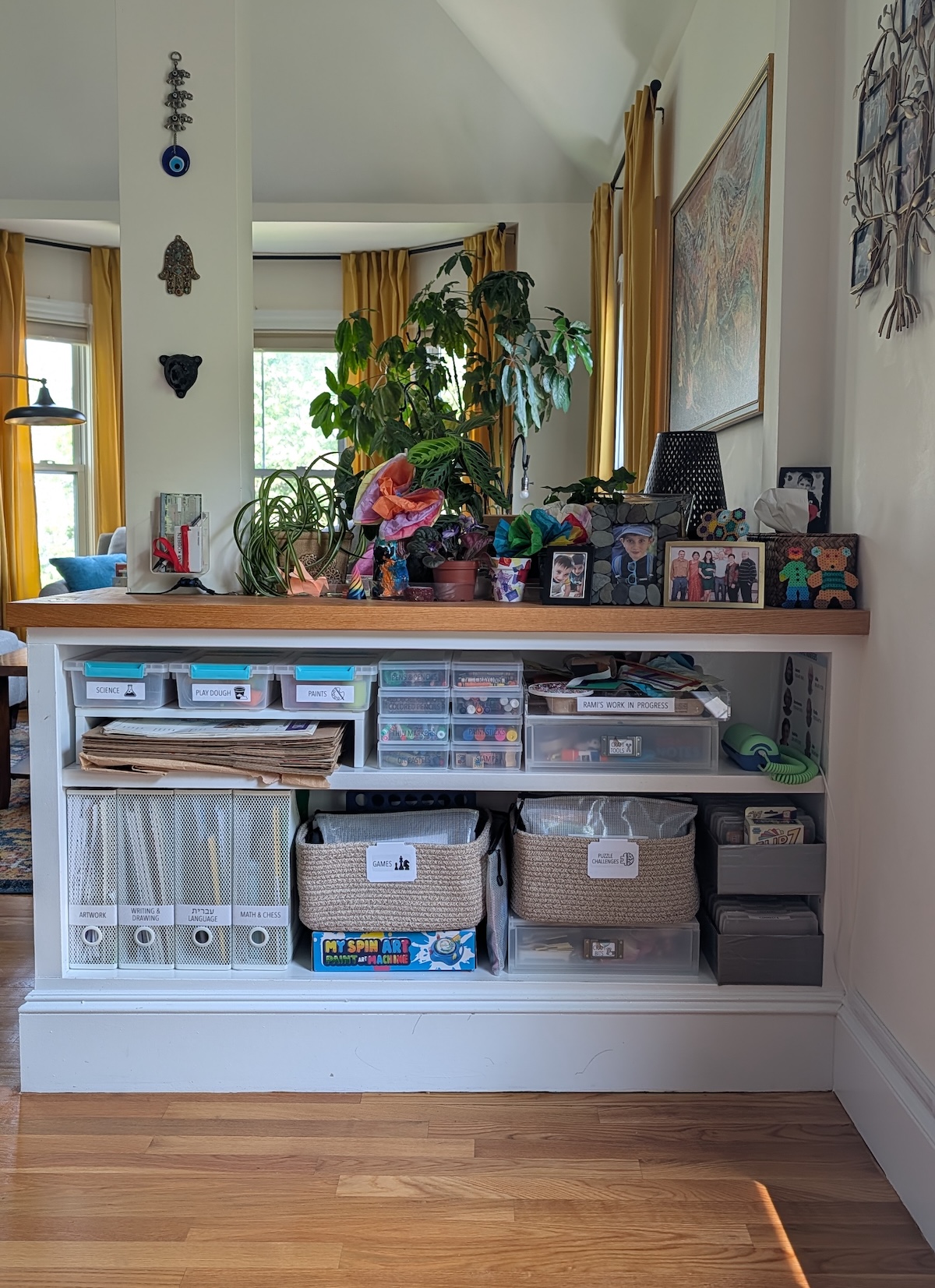 Bookshelf current